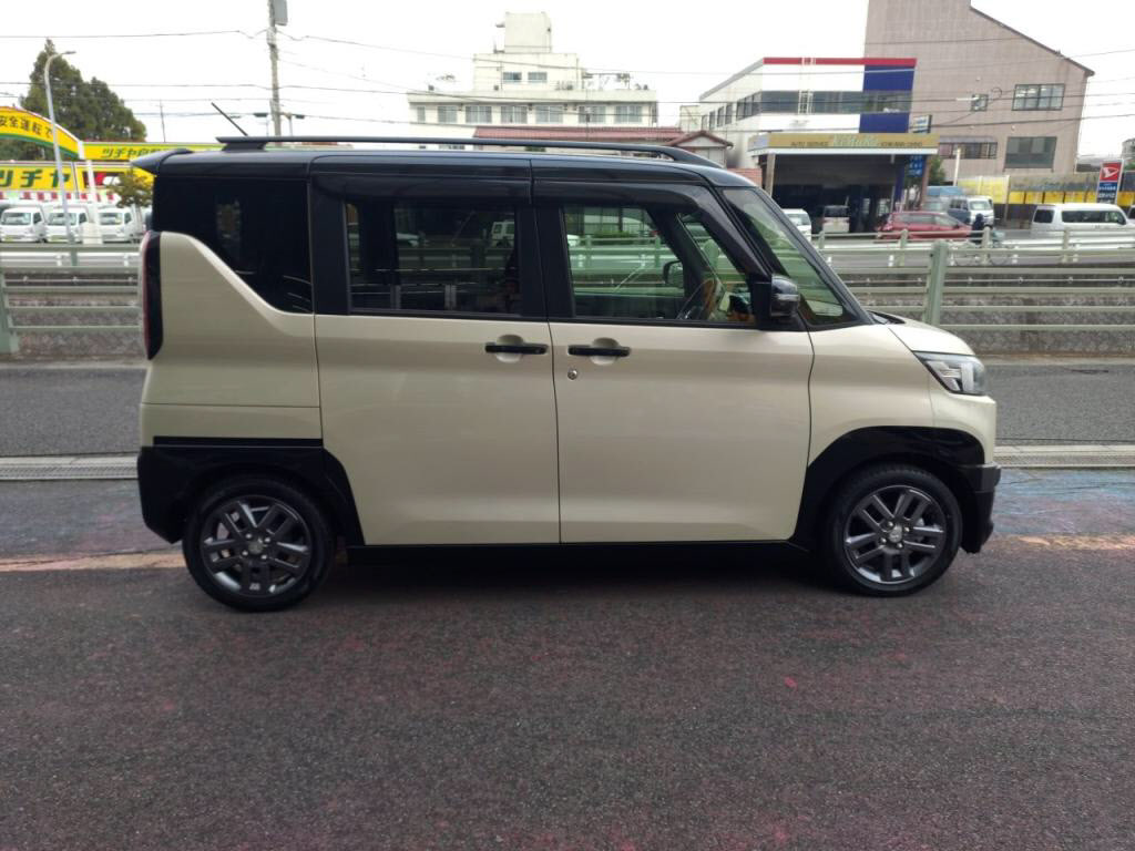 デリカミニＴプレミアムの写真 10