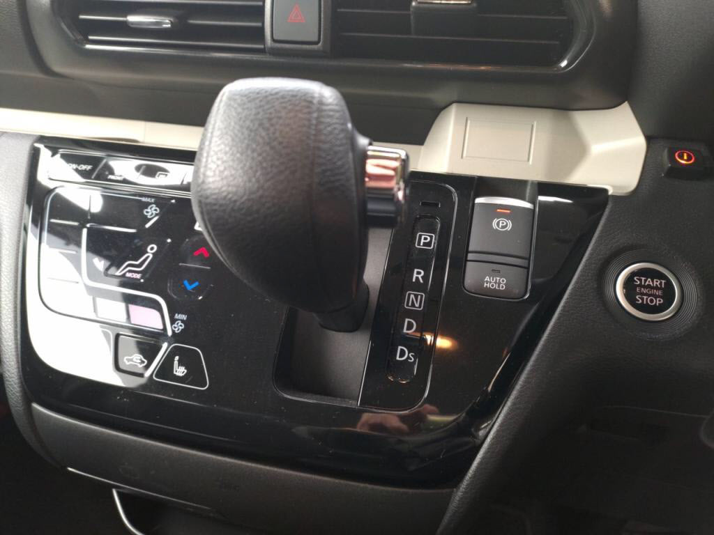 デリカミニＴプレミアムの写真 14