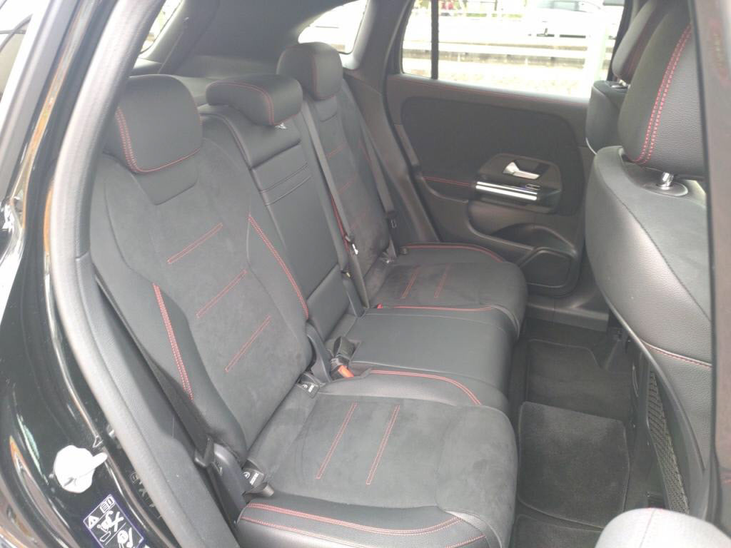 ベンツＧＬＡクラスＧＬＡ２００ｄ＿４マチックＡＭＧラインの写真 22