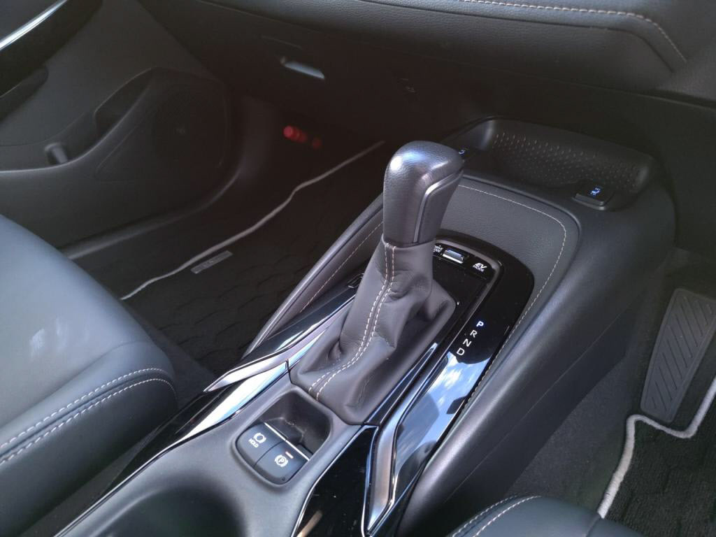 カローラツーリングハイブリッドハイブリッドダブルバイビーの写真 17