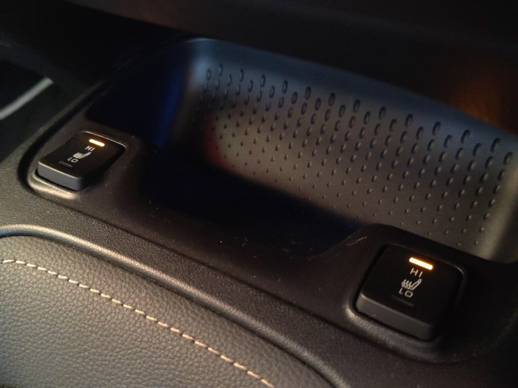 カローラツーリングハイブリッドハイブリッドダブルバイビーの写真 19