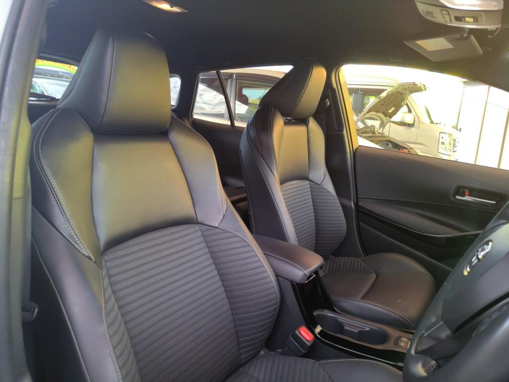 カローラツーリングハイブリッドハイブリッドダブルバイビーの写真 21