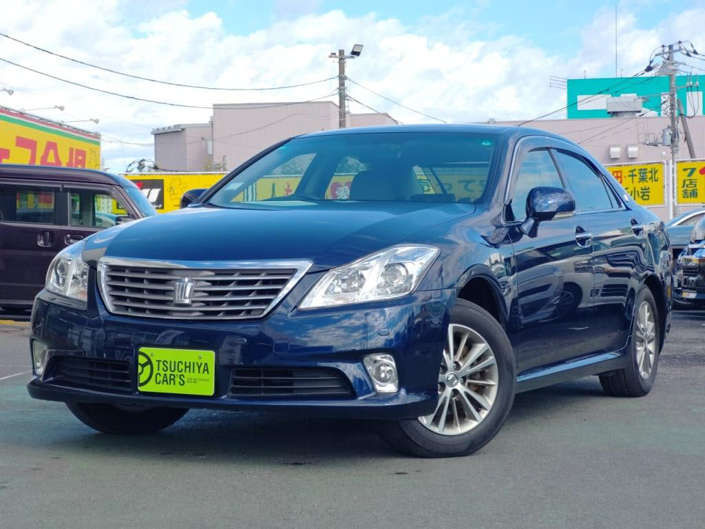 トヨタ　クラウン　ロイヤルサルーン