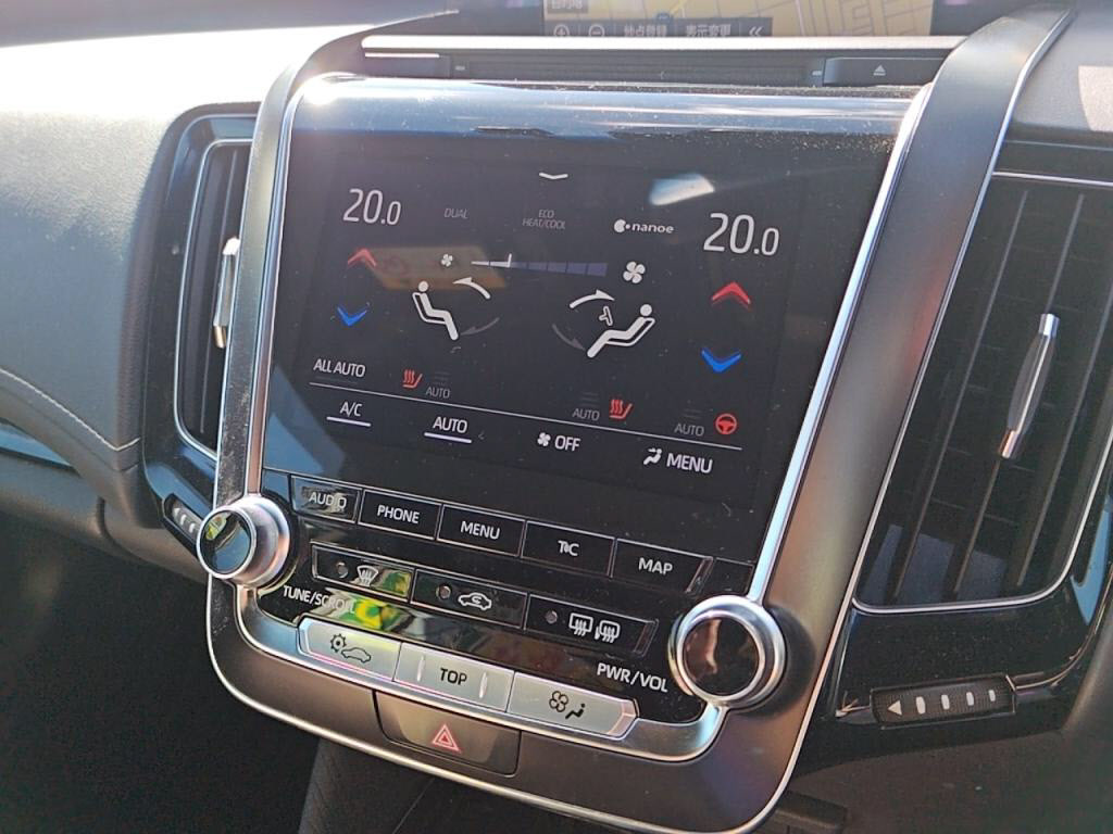 クラウンハイブリッドＧの写真 15