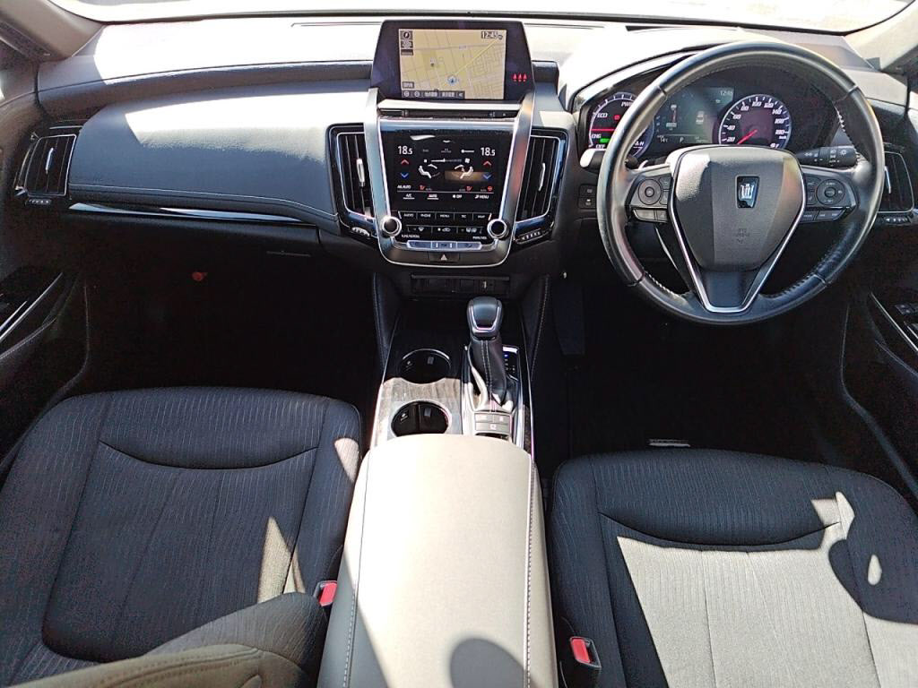 クラウンハイブリッドＧの写真 3