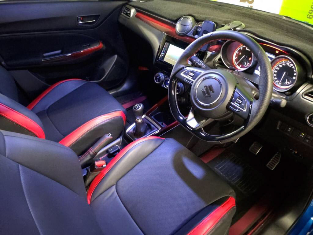 スイフトスポーツスポーツの写真 3