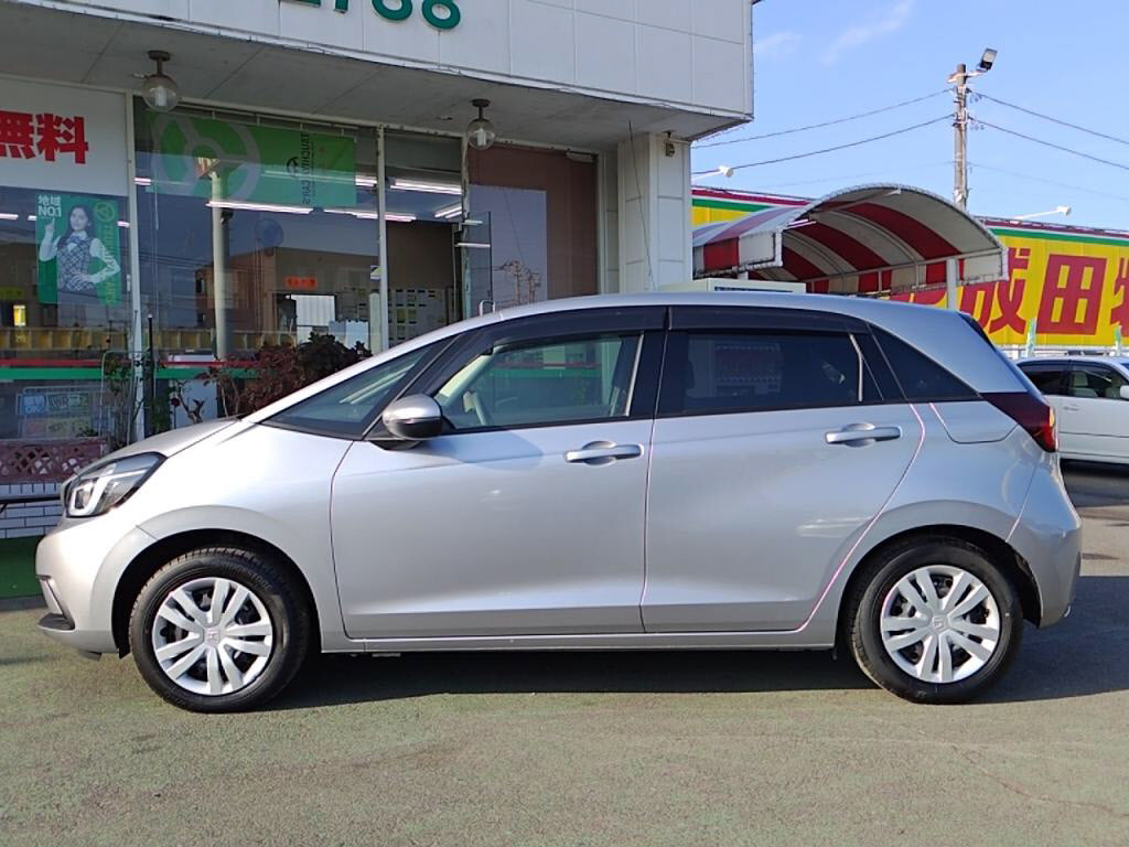 フィットハイブリッドｅＨＥＶベーシックの写真 12