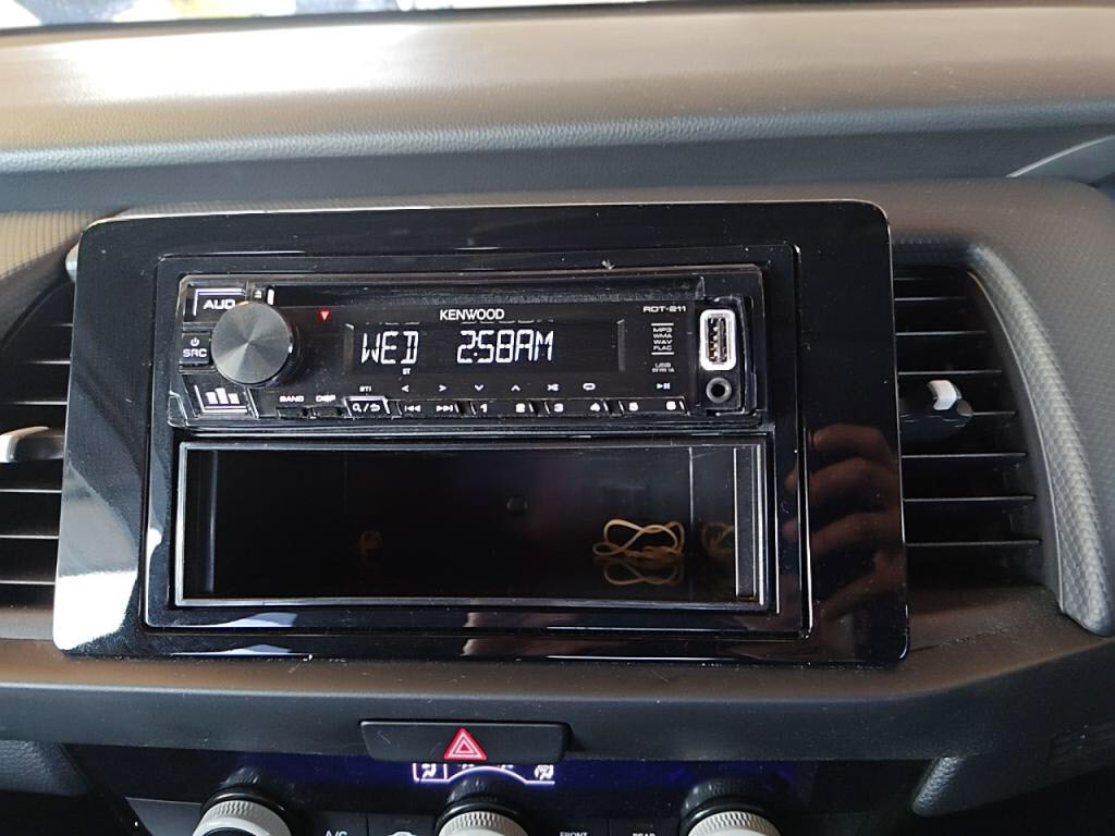 フィットハイブリッドｅＨＥＶベーシックの写真 13