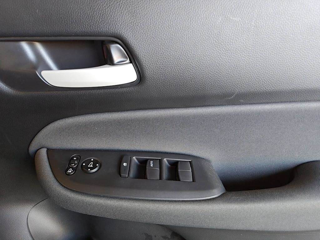 フィットハイブリッドｅＨＥＶベーシックの写真 19