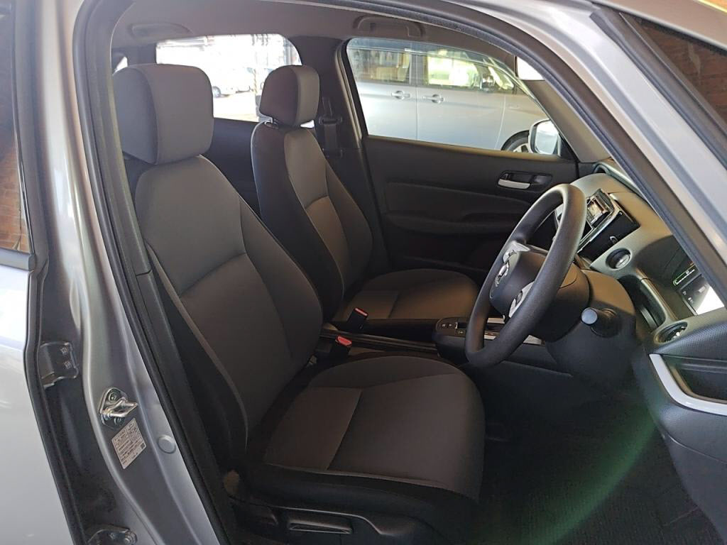 フィットハイブリッドｅＨＥＶベーシックの写真 21