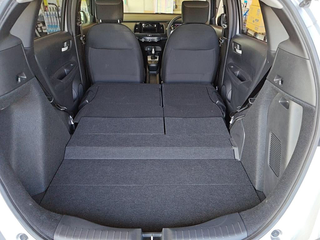 フィットハイブリッドｅＨＥＶベーシックの写真 26