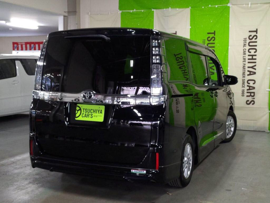 ヴォクシーＶの写真 11