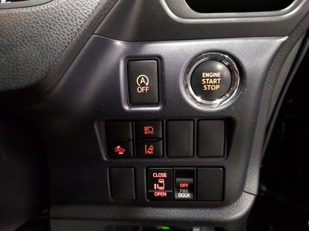 ヴォクシーＶの写真 13