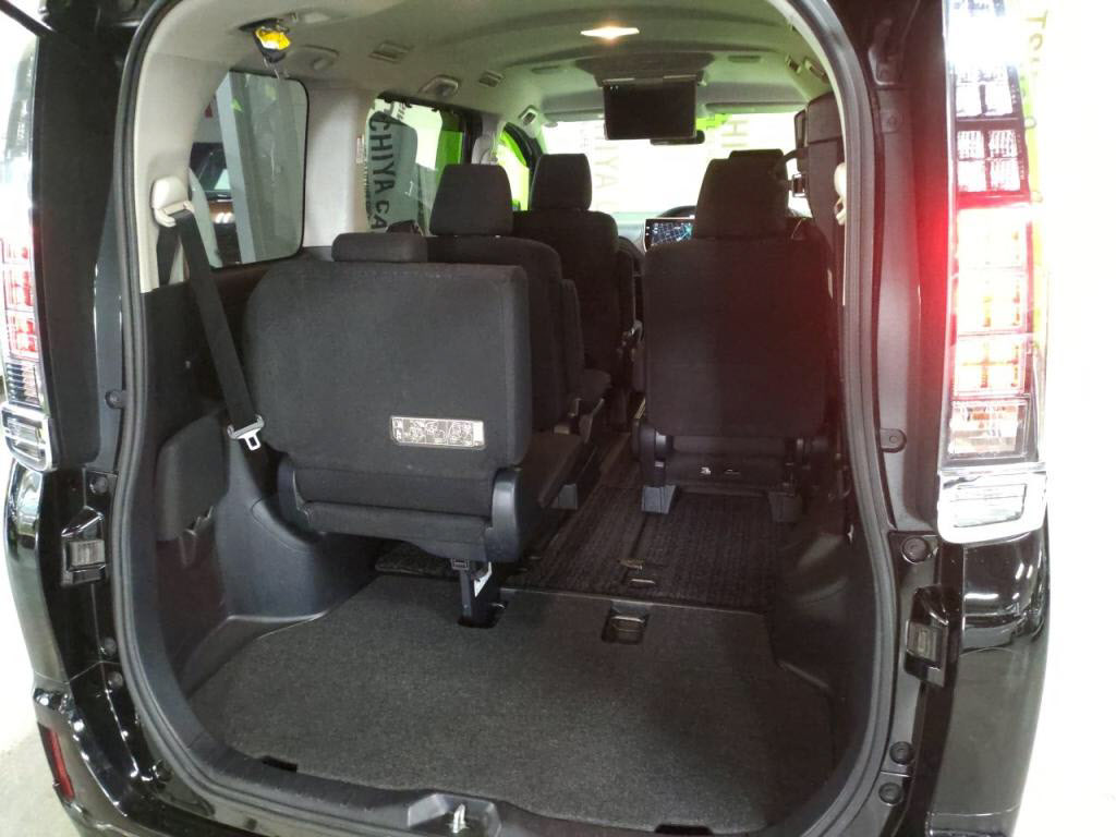 ヴォクシーＶの写真 26