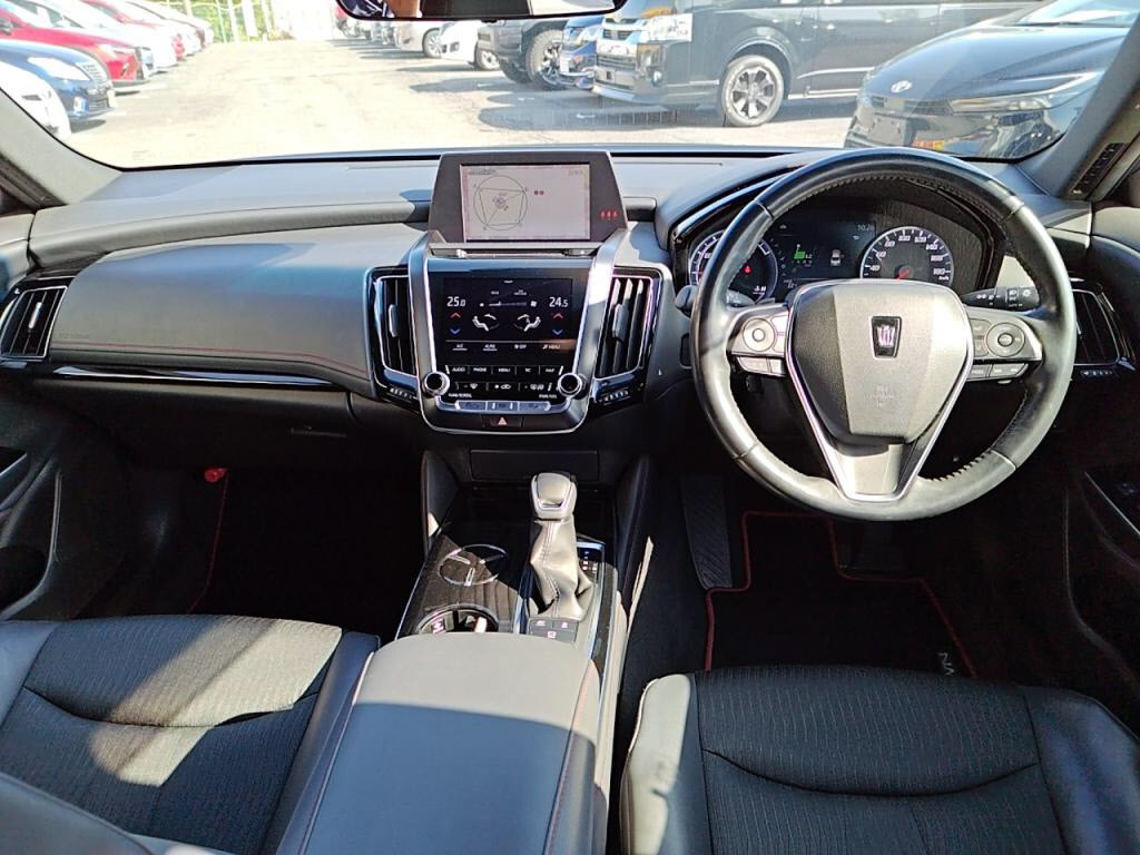 クラウンハイブリッドＳスポーツスタイルの写真 3