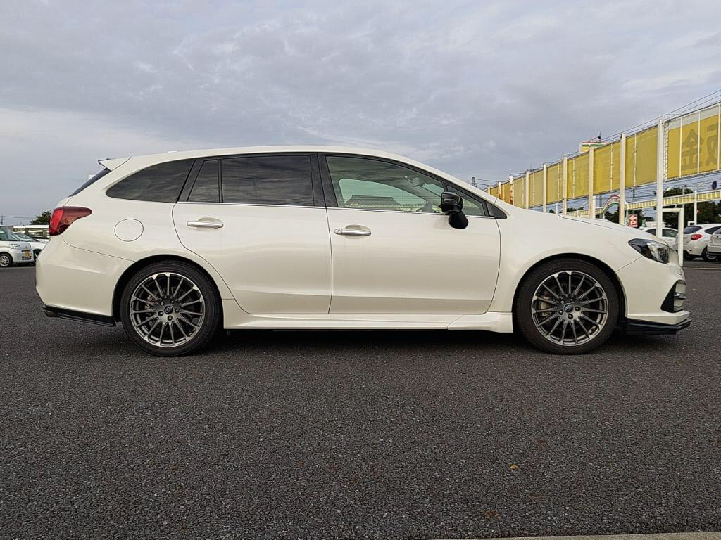 レヴォーグ１．６ＳＴＩスポーツアイサイトの写真 11