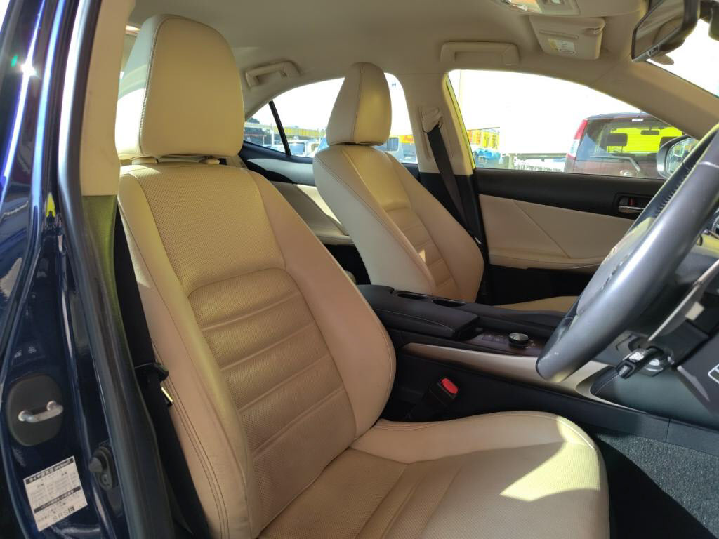 ＩＳハイブリッドＩＳ３００ｈバージョンＬの写真 13