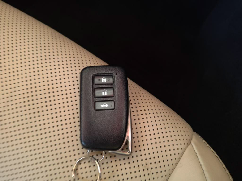 ＩＳハイブリッドＩＳ３００ｈバージョンＬの写真 19