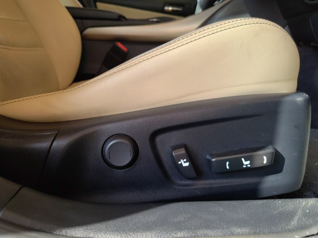 ＩＳハイブリッドＩＳ３００ｈバージョンＬの写真 20