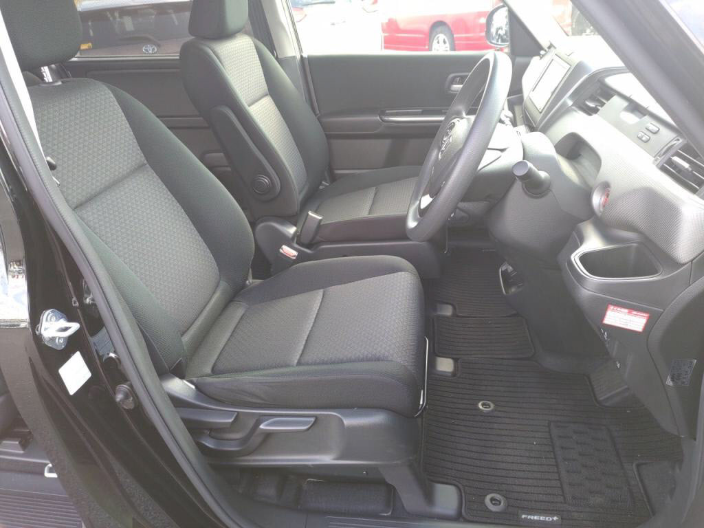 フリードプラスＧホンダセンシングの写真 17