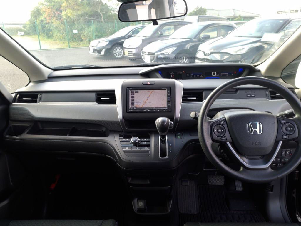 フリードプラスＧホンダセンシングの写真 3