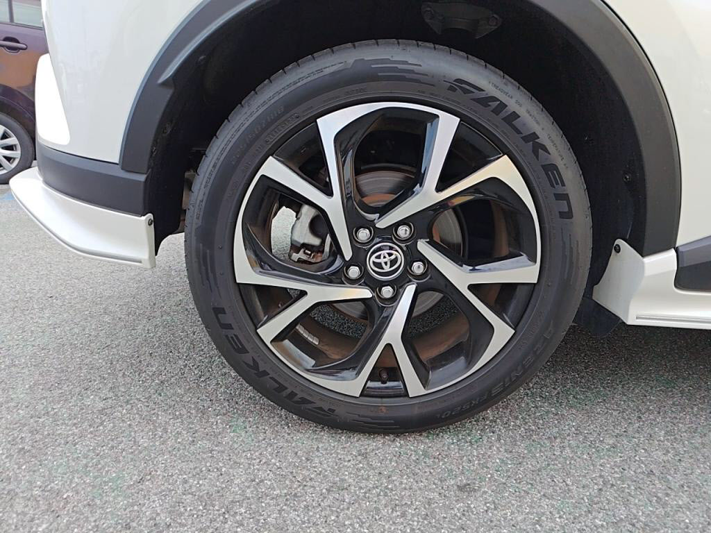 Ｃ－ＨＲハイブリッドＧの写真 9