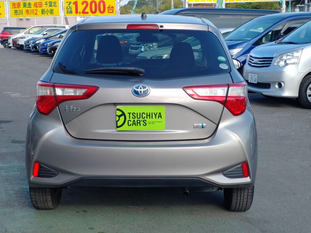 ヴィッツハイブリッドハイブリッドＵの写真 10