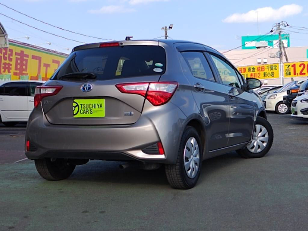 ヴィッツハイブリッドハイブリッドＵの写真 2