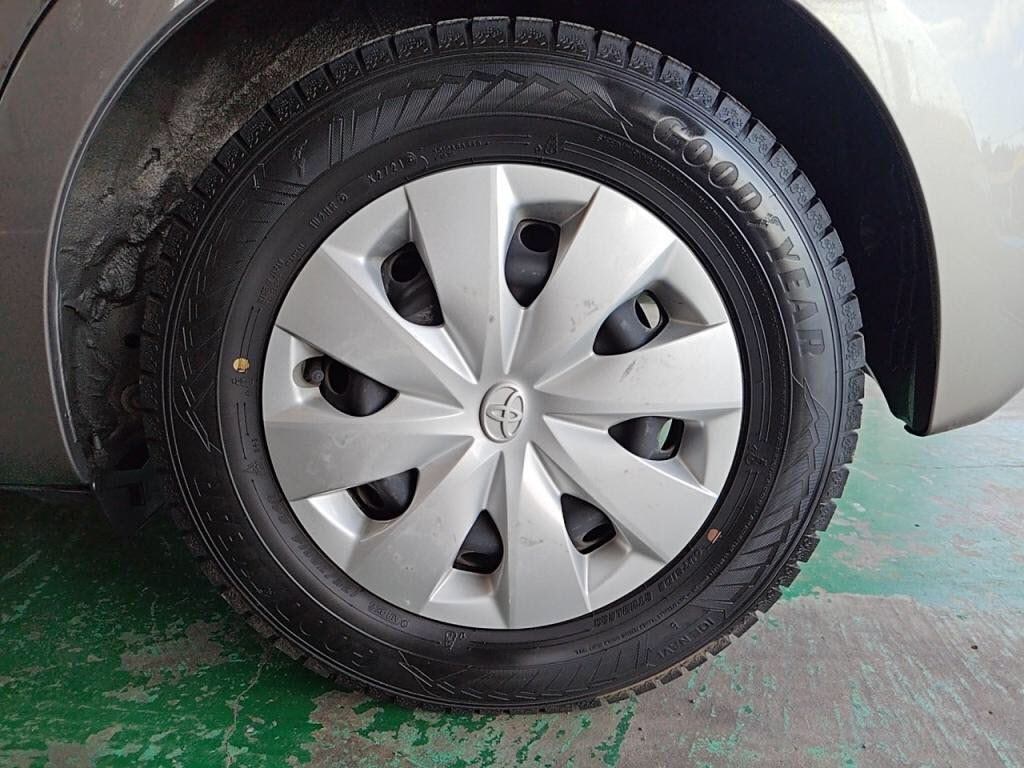 ヴィッツハイブリッドハイブリッドＵの写真 28