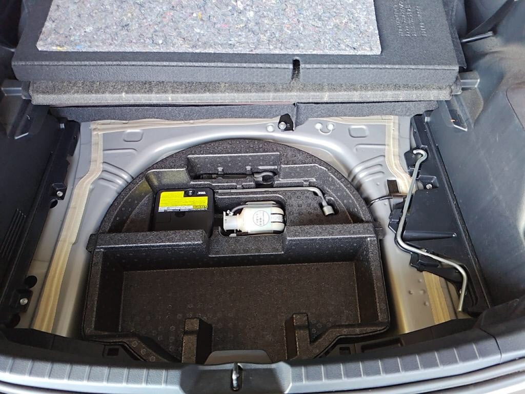 ヴィッツハイブリッドハイブリッドＵの写真 30