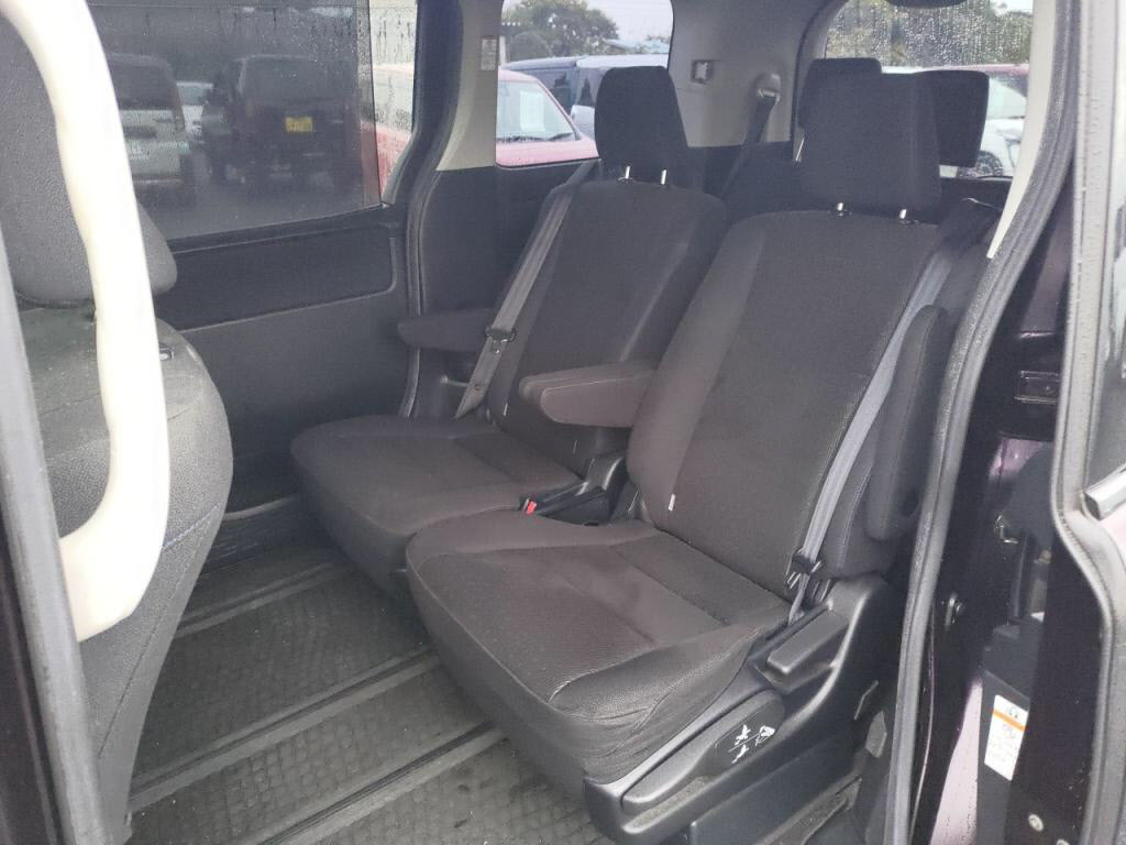 ノアハイブリッドハイブリッドＧの写真 23