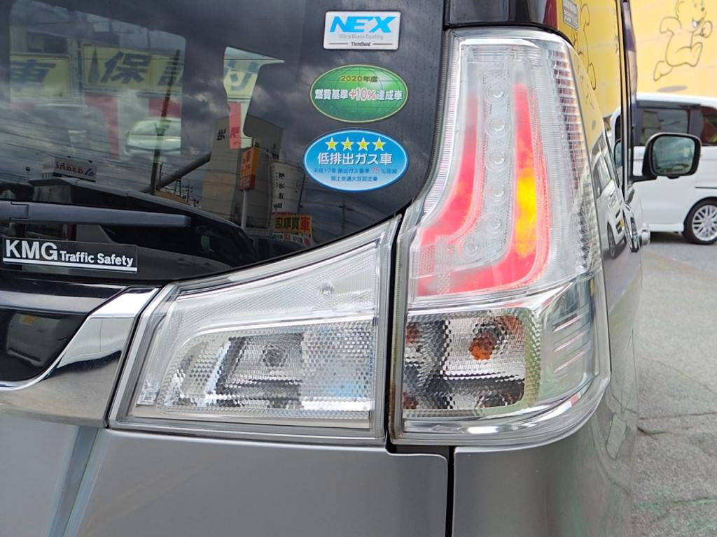 デリカＤ２カスタムカスタムハイブリッドＭＶの写真 12