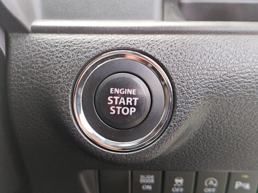 デリカＤ２カスタムカスタムハイブリッドＭＶの写真 13