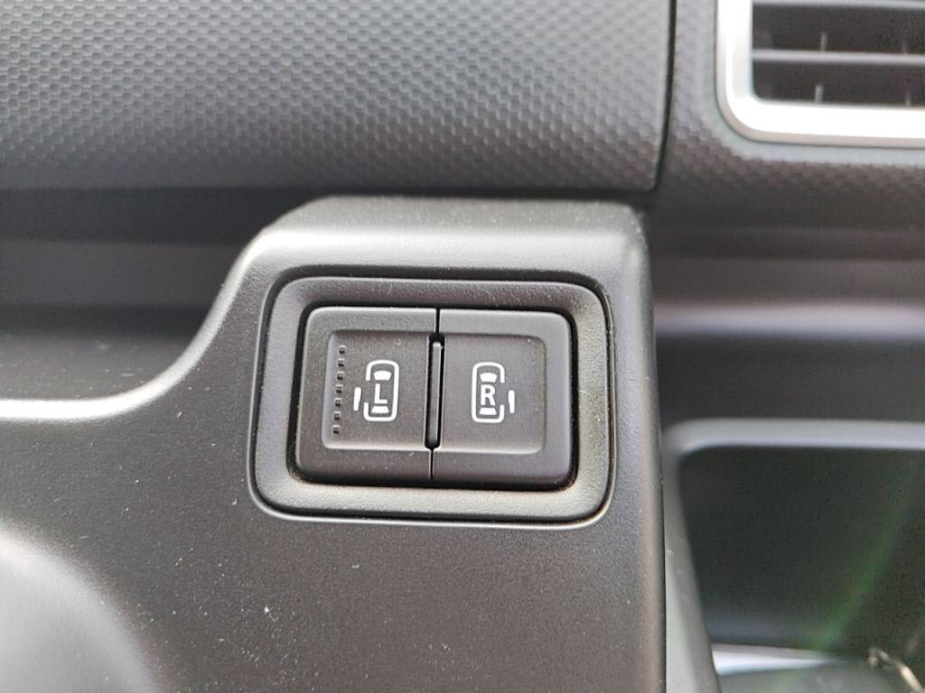 デリカＤ２カスタムカスタムハイブリッドＭＶの写真 15