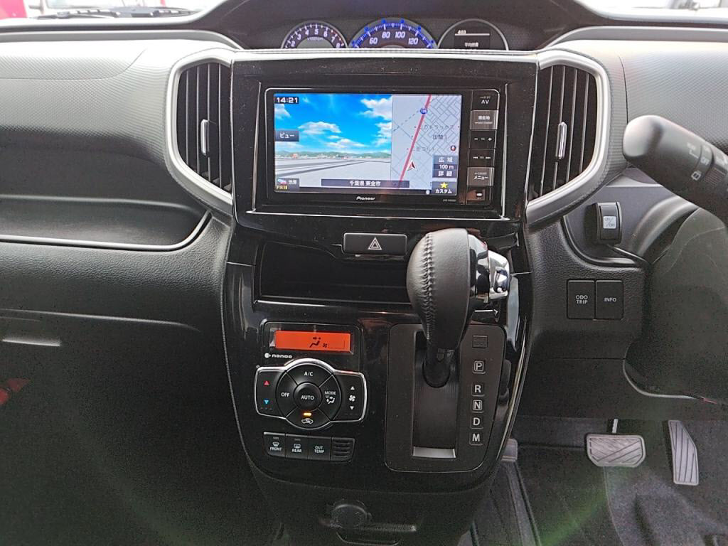 デリカＤ２カスタムカスタムハイブリッドＭＶの写真 17