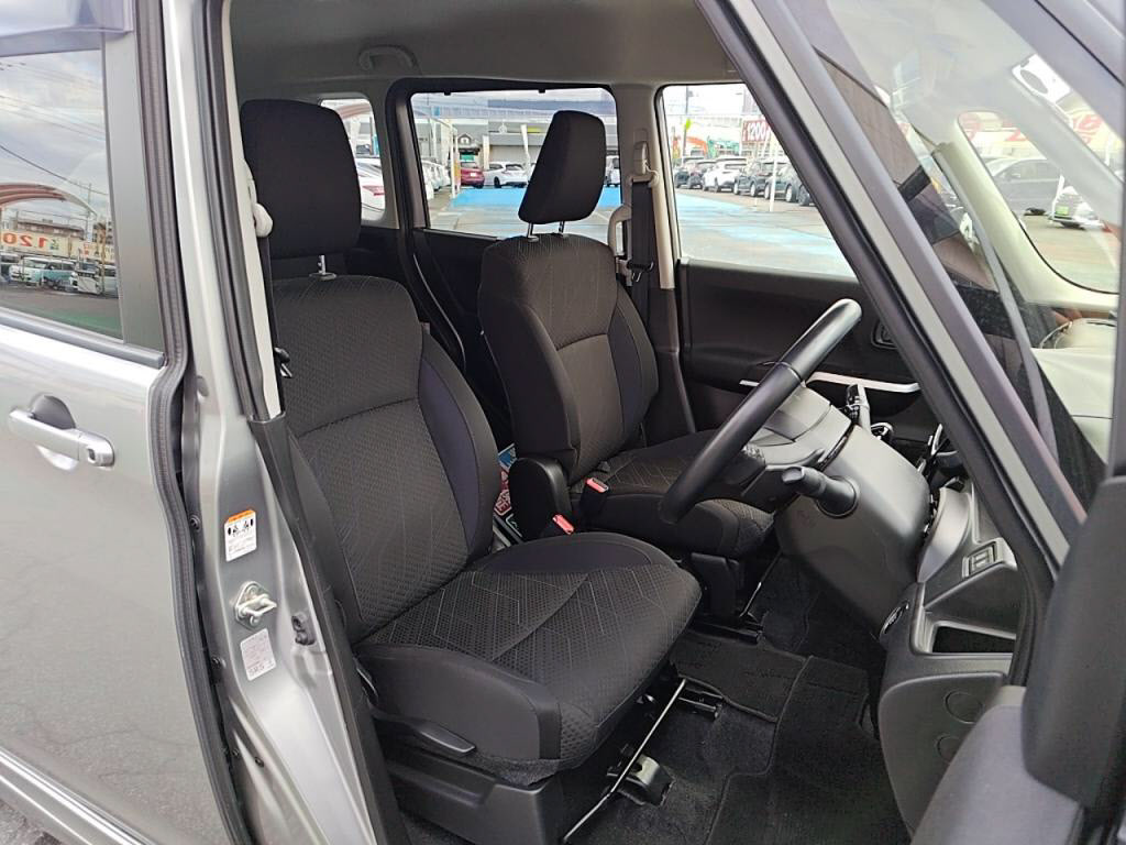 デリカＤ２カスタムカスタムハイブリッドＭＶの写真 21