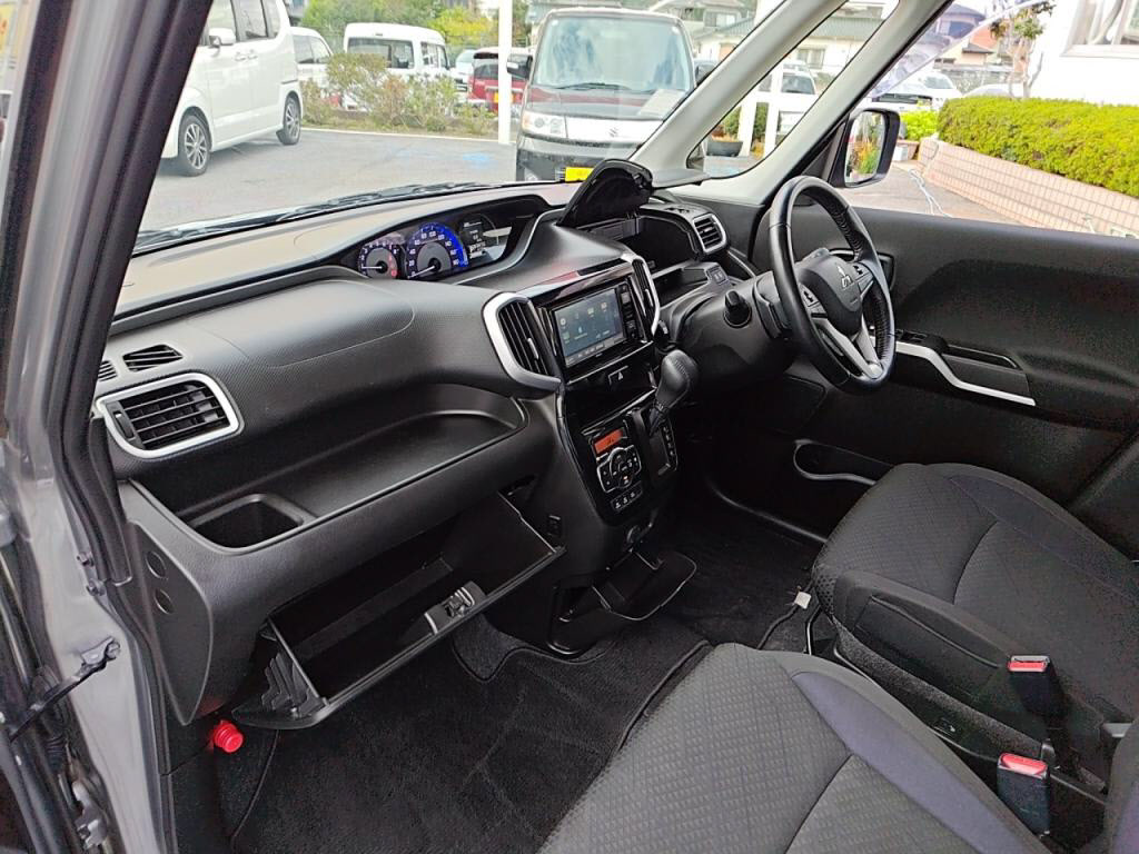 デリカＤ２カスタムカスタムハイブリッドＭＶの写真 22