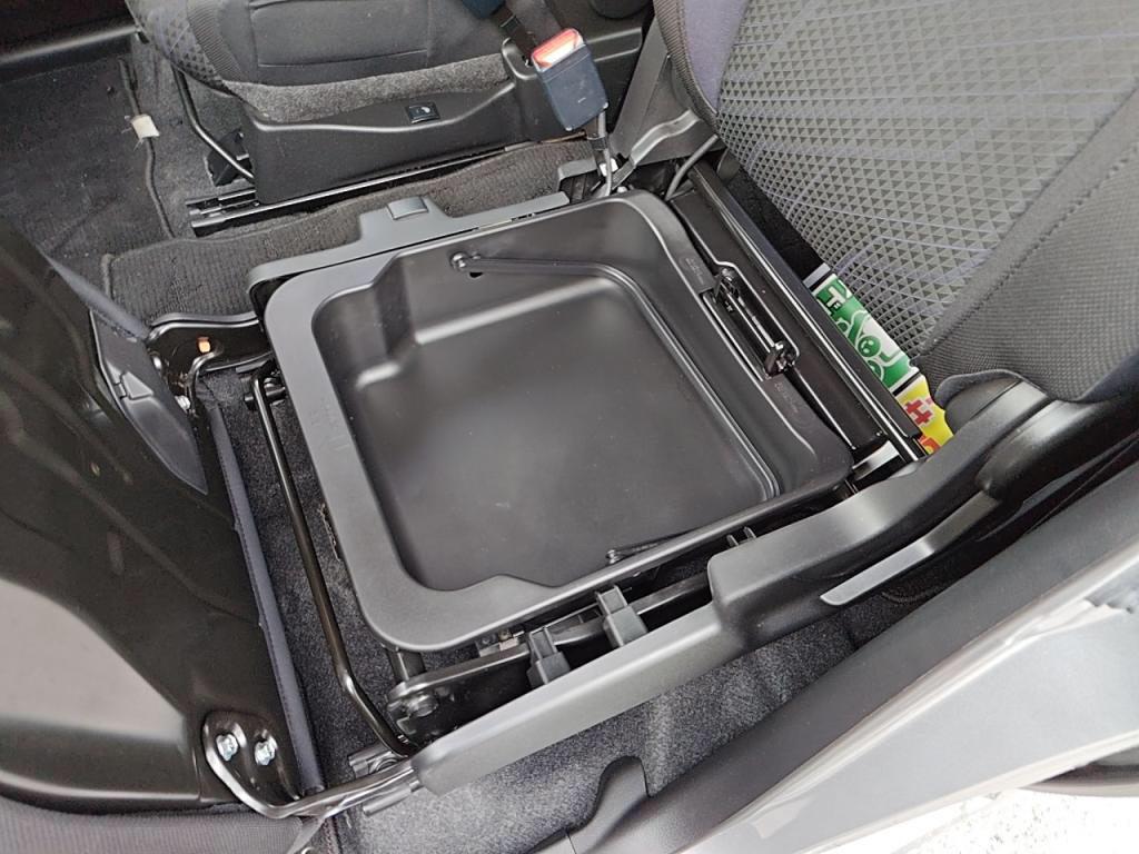 デリカＤ２カスタムカスタムハイブリッドＭＶの写真 23