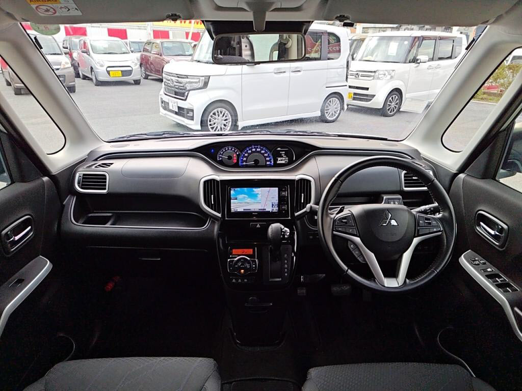 デリカＤ２カスタムカスタムハイブリッドＭＶの写真 3