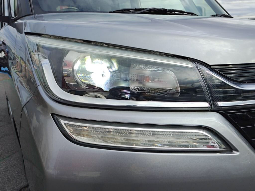 デリカＤ２カスタムカスタムハイブリッドＭＶの写真 9