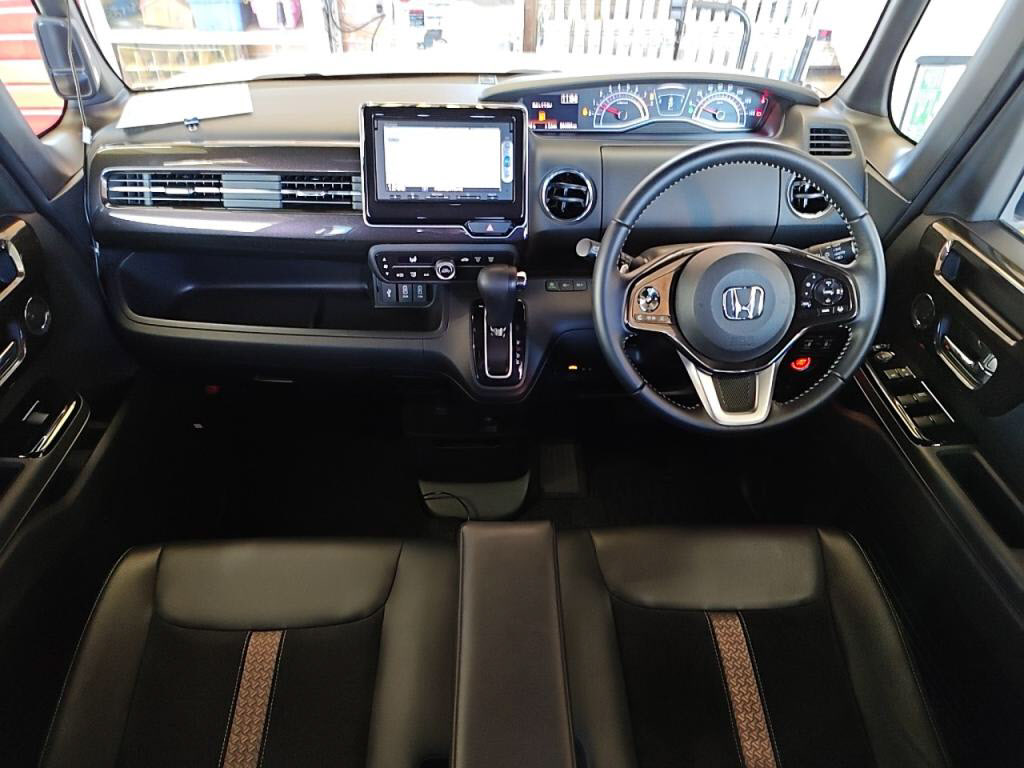 Ｎ＿ＢＯＸカスタムＧ・Ｌターボホンダセンシングの写真 3