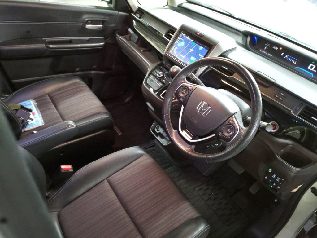 フリードモデューロＸモデューロＸホンダセンシングの写真 3