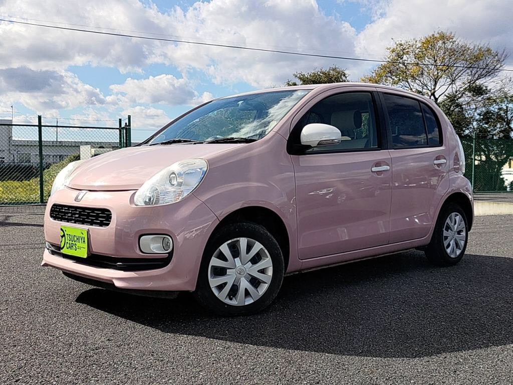 トヨタ　パッソ　プラスハナ