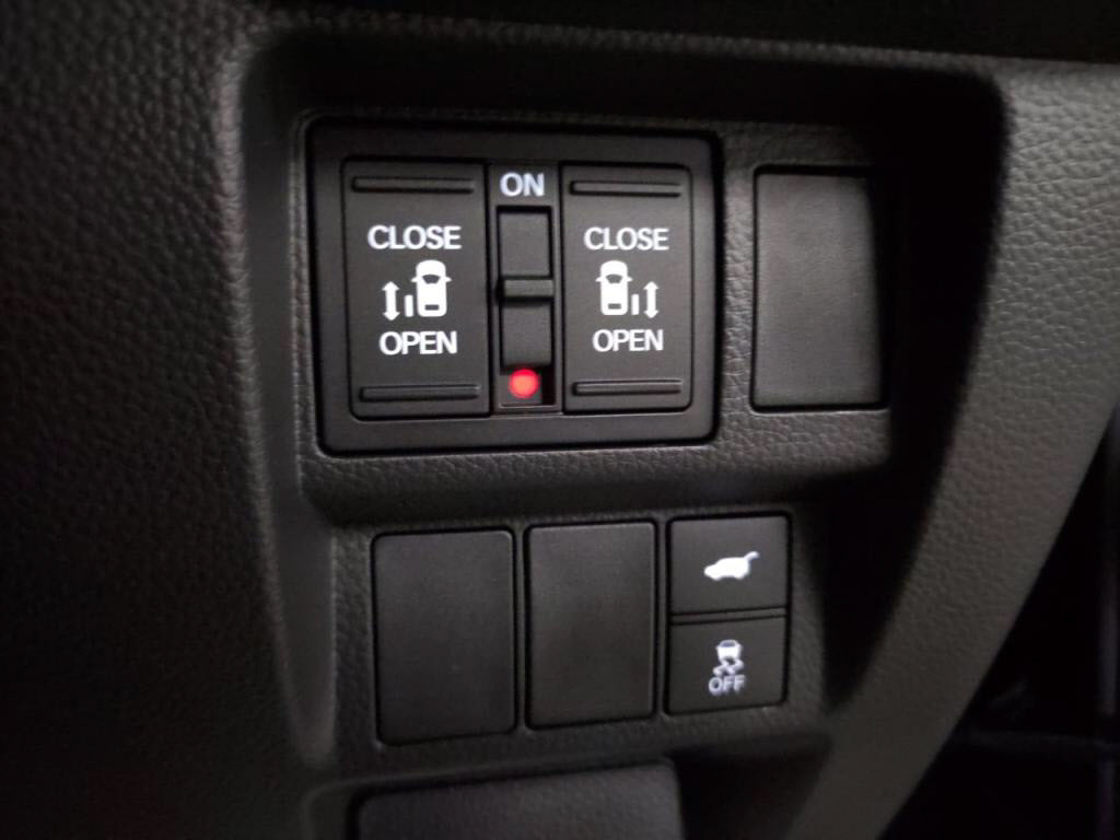 ステップワゴンスパーダＨＶｅＨＥＶスパーダプレミアムラインブラックＥｄの写真 15