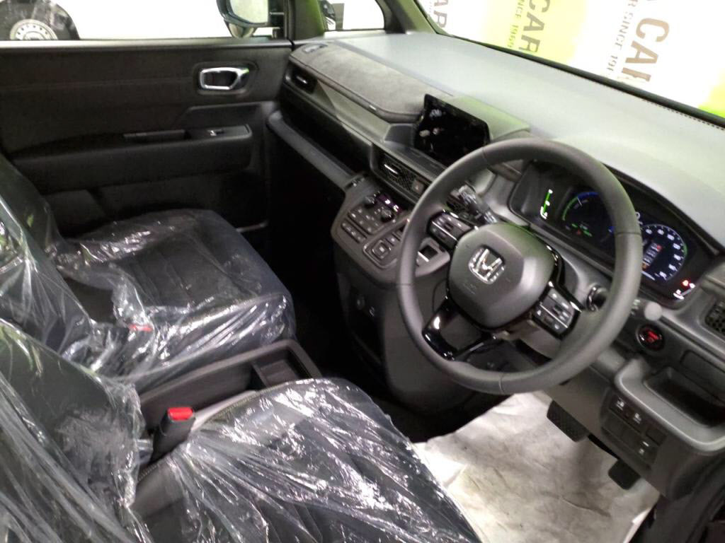 ステップワゴンスパーダＨＶｅＨＥＶスパーダプレミアムラインブラックＥｄの写真 3