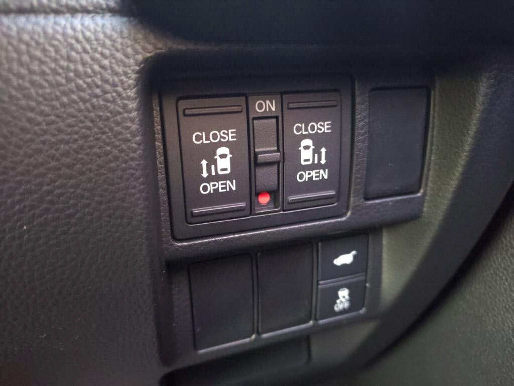 ステップワゴンスパーダＨＶｅＨＥＶスパーダプレミアムラインブラックＥｄの写真 14