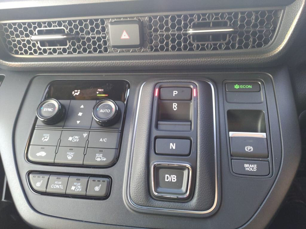 ステップワゴンスパーダＨＶｅＨＥＶスパーダプレミアムラインブラックＥｄの写真 15