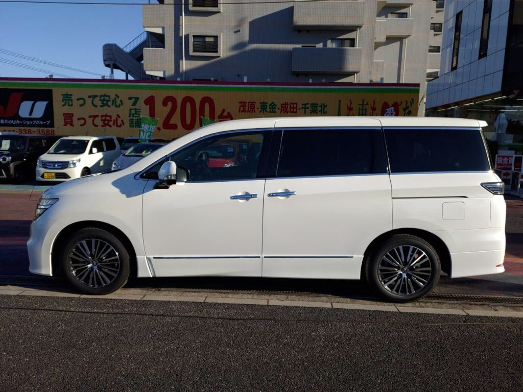 エルグランドハイウェイスターＳの写真 10