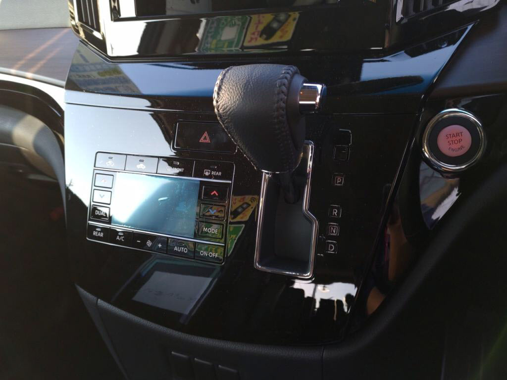 エルグランドハイウェイスターＳの写真 17