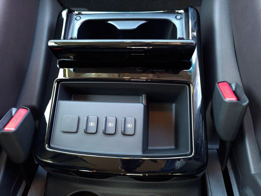 エルグランドハイウェイスターＳの写真 20